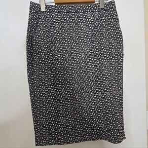 Massimo Dutti Elegant Black and White Patterned Pencil Skirt